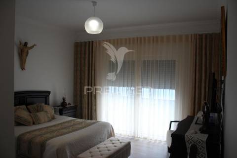 Moradia t3 térrea em vila da marmeleira, rio maior