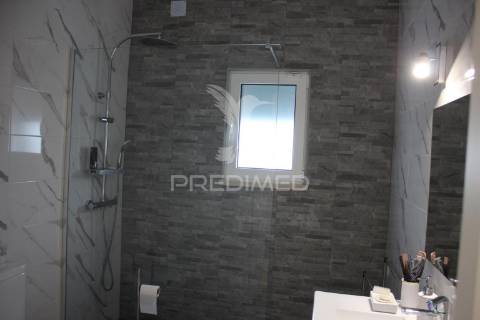 Moradia t3 térrea em vila da marmeleira, rio maior