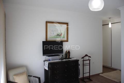 Moradia t3 térrea em vila da marmeleira, rio maior