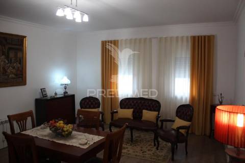Moradia t3 térrea em vila da marmeleira, rio maior