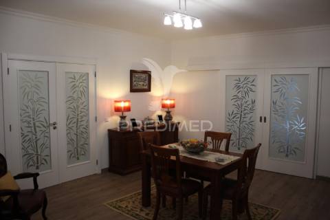 Moradia t3 térrea em vila da marmeleira, rio maior