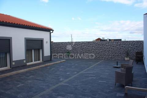 Moradia t3 térrea em vila da marmeleira, rio maior