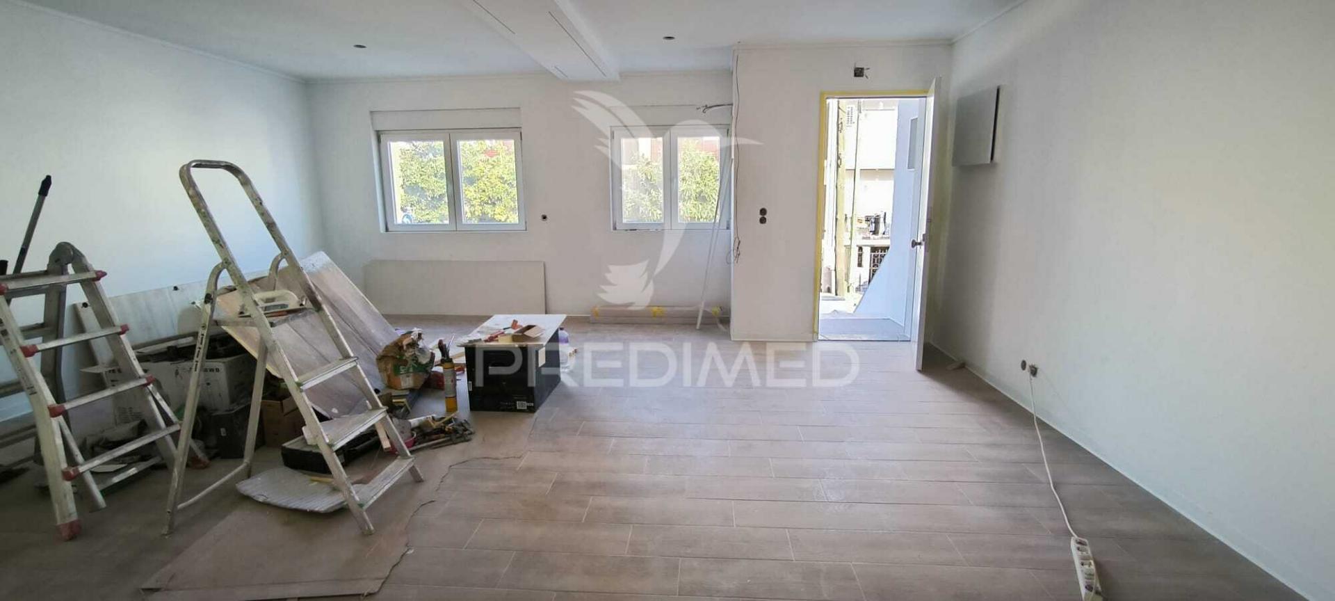 Moradia t5, totalmente remodelada, com materiais de eficiência energética e inteligente - vale de milhaços