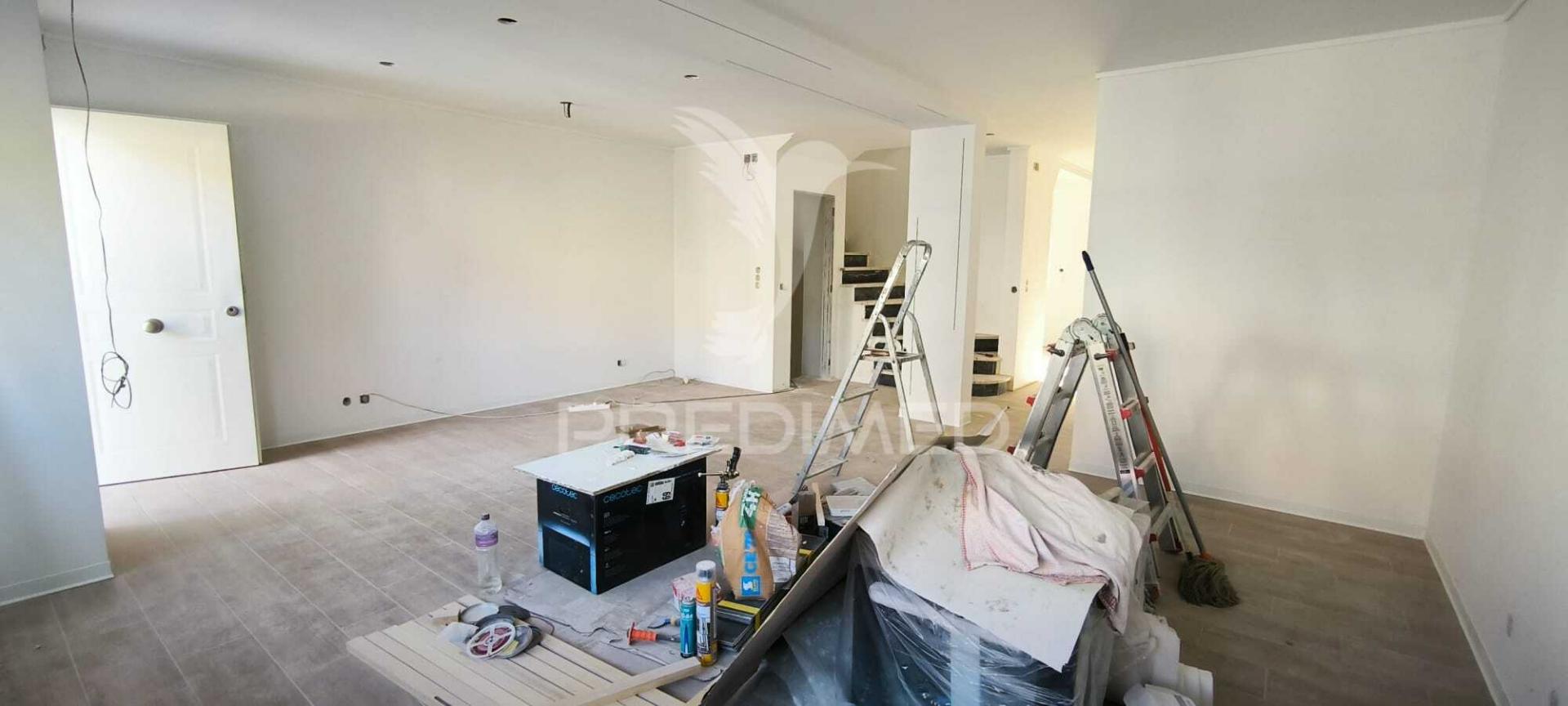 Moradia t5, totalmente remodelada, com materiais de eficiência energética e inteligente - vale de milhaços