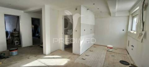 Moradia t5, totalmente remodelada, com materiais de eficiência energética e inteligente - vale de milhaços