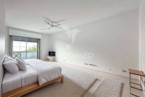 Apartamento t4 com varandas