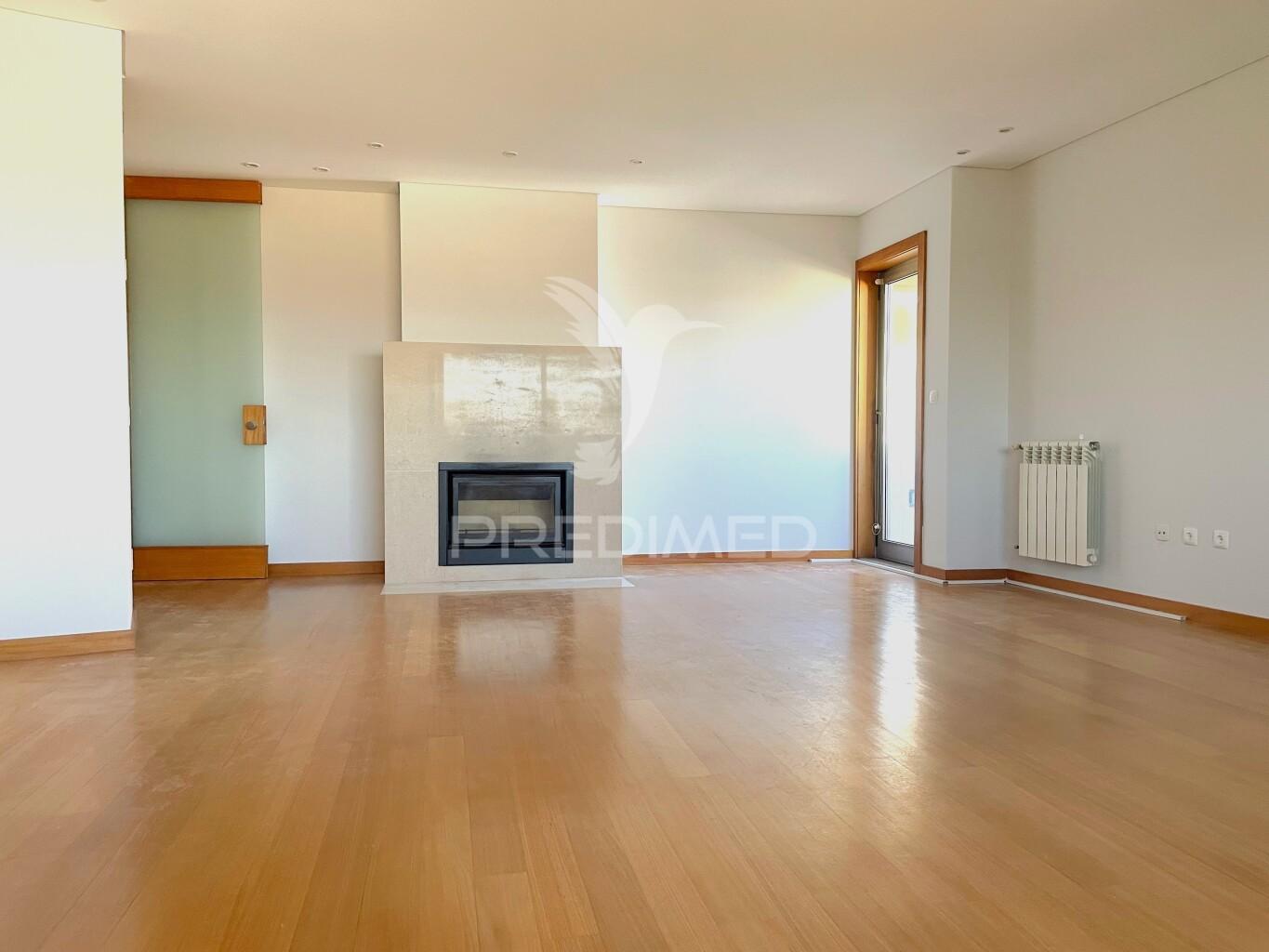 Apartamento t3 centro gondomar c/  garagem (rua combatentes grande guerra)