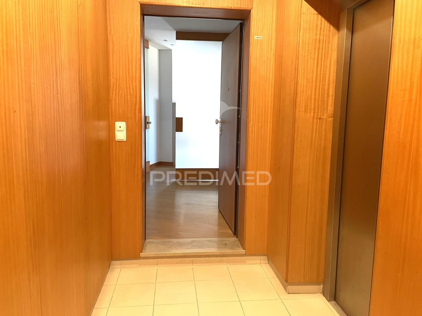 Apartamento t3 centro gondomar c/  garagem (rua combatentes grande guerra)