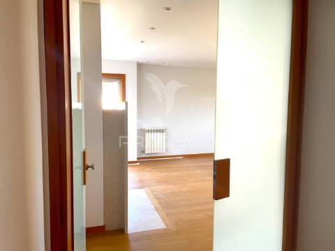 Apartamento t3 centro gondomar c/  garagem (rua combatentes grande guerra)
