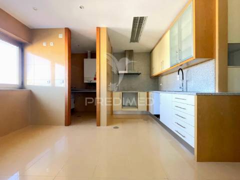 Apartamento t3 centro gondomar c/  garagem (rua combatentes grande guerra)