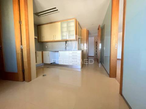 Apartamento t3 centro gondomar c/  garagem (rua combatentes grande guerra)