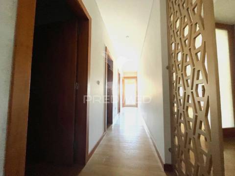 Apartamento t3 centro gondomar c/  garagem (rua combatentes grande guerra)