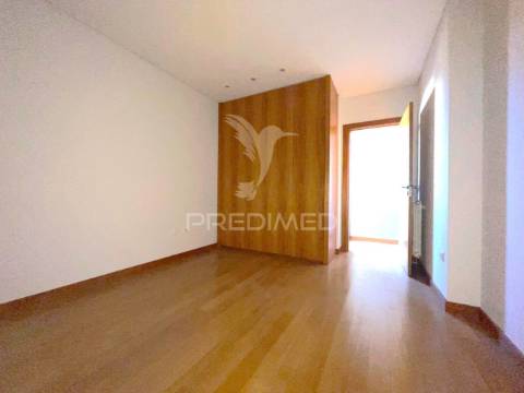 Apartamento t3 centro gondomar c/  garagem (rua combatentes grande guerra)