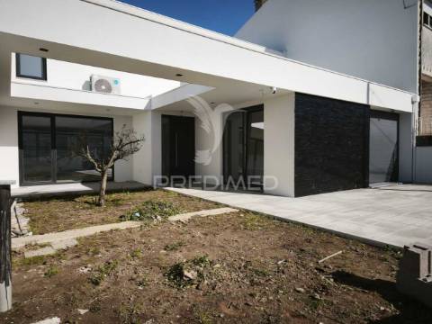 Moradia nova em santa joana
