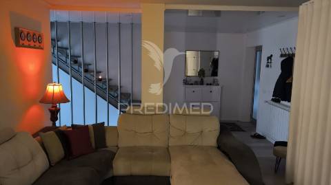 Fantástica moradia t3- centro de freamude, paços de ferreira