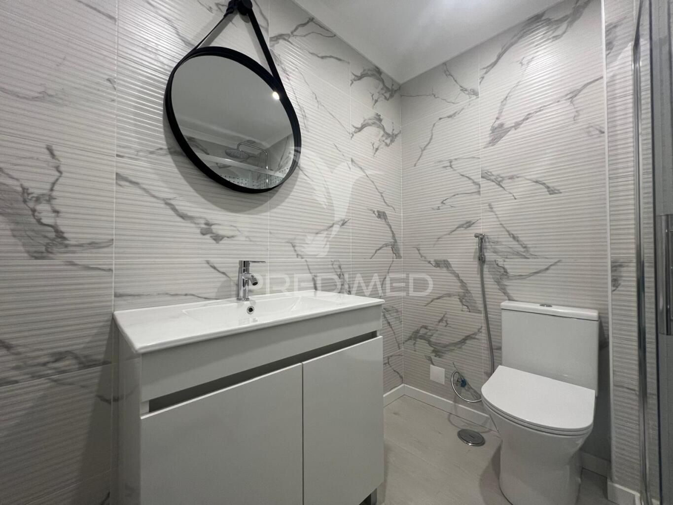 Apartamento t2 remodelado - aranguês
