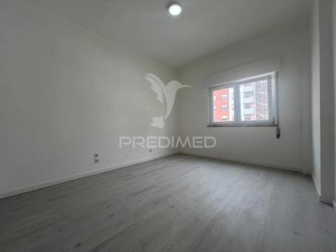 Apartamento t2 remodelado - aranguês
