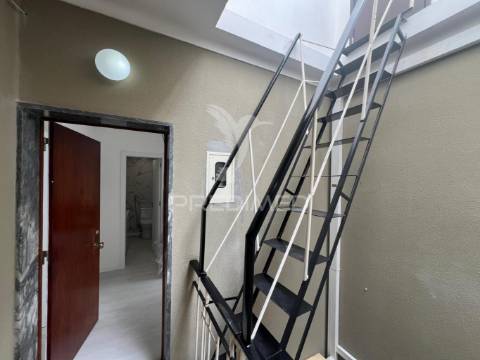 Apartamento t2 remodelado - aranguês