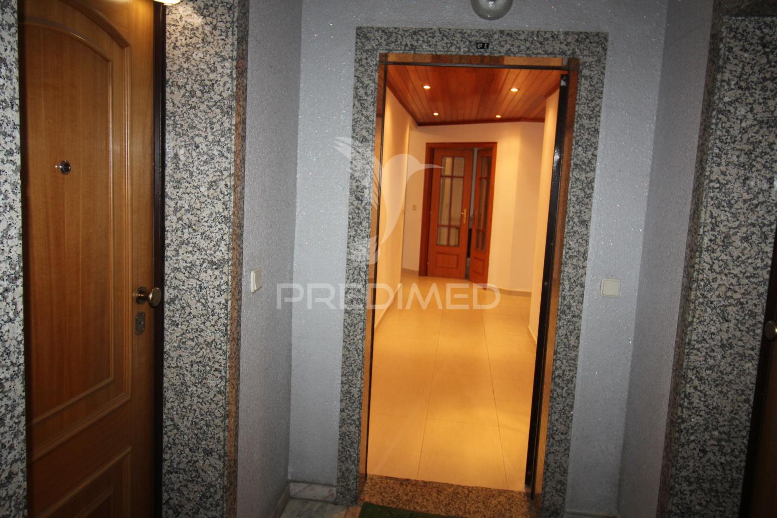Apartamento duplex junto ao novo hospital de sintra