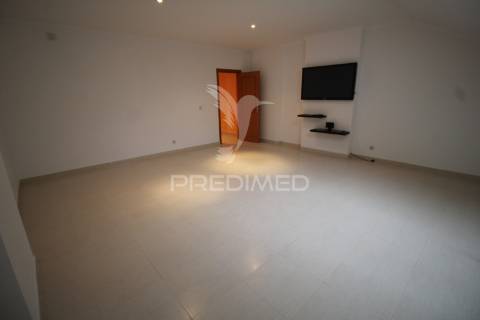 Apartamento duplex junto ao novo hospital de sintra