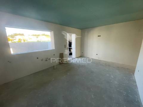 Moradia geminada t3 nova - quinta das laranjeiras . seixal