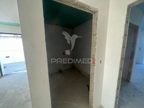 Moradia geminada t3 nova - quinta das laranjeiras . seixal