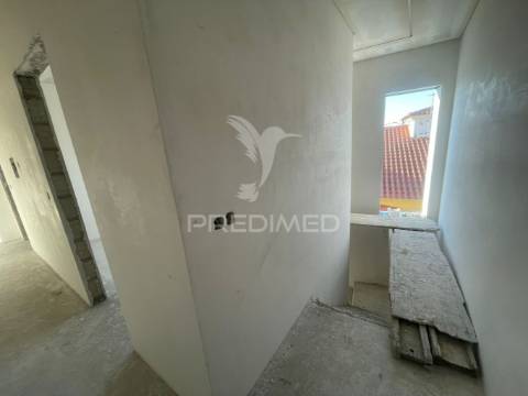 Moradia geminada t3 nova - quinta das laranjeiras . seixal