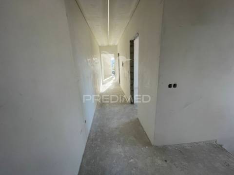 Moradia geminada t3 nova - quinta das laranjeiras . seixal