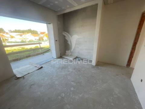 Moradia geminada t3 nova - quinta das laranjeiras . seixal