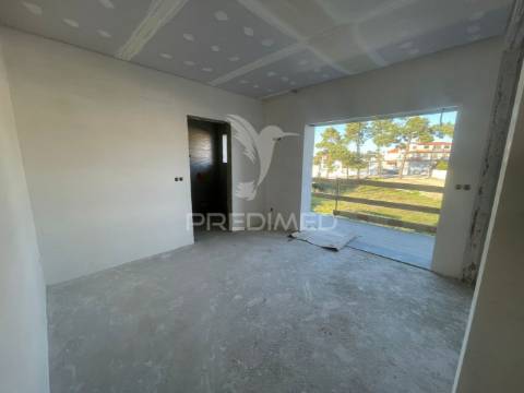 Moradia geminada t3 nova - quinta das laranjeiras . seixal