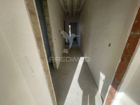 Moradia geminada t3 nova - quinta das laranjeiras . seixal