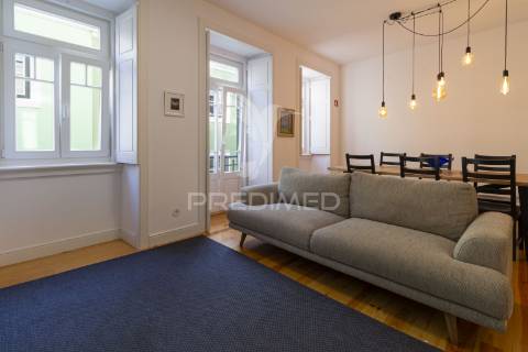 Apartamento t2 com elevador - rua da atalaia, 193-  misericórdia - lisboa - 557.500 €