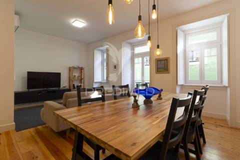 Apartamento t2 com elevador - rua da atalaia, 193-  misericórdia - lisboa - 557.500 €