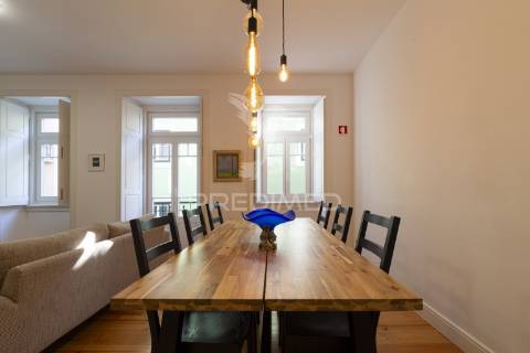 Apartamento t2 com elevador - rua da atalaia, 193-  misericórdia - lisboa - 557.500 €