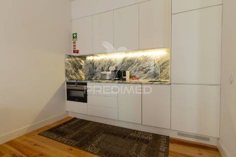 Apartamento t2 com elevador - rua da atalaia, 193-  misericórdia - lisboa - 557.500 €