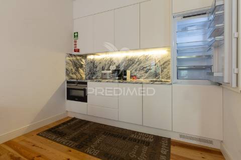Apartamento t2 com elevador - rua da atalaia, 193-  misericórdia - lisboa - 557.500 €