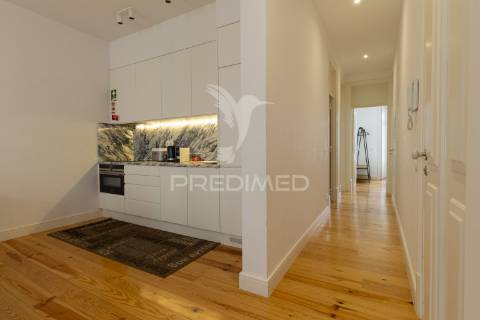 Apartamento t2 com elevador - rua da atalaia, 193-  misericórdia - lisboa - 557.500 €