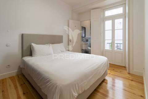 Apartamento t2 com elevador - rua da atalaia, 193-  misericórdia - lisboa - 557.500 €