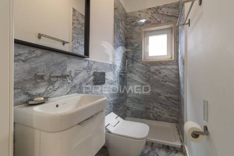 Apartamento t2 com elevador - rua da atalaia, 193-  misericórdia - lisboa - 557.500 €