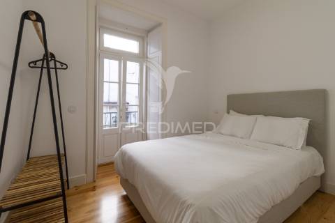 Apartamento t2 com elevador - rua da atalaia, 193-  misericórdia - lisboa - 557.500 €