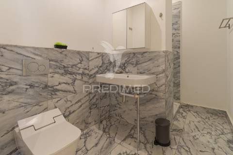 Apartamento t2 com elevador - rua da atalaia, 193-  misericórdia - lisboa - 557.500 €