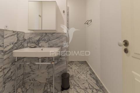 Apartamento t2 com elevador - rua da atalaia, 193-  misericórdia - lisboa - 557.500 €