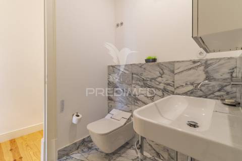 Apartamento t2 com elevador - rua da atalaia, 193-  misericórdia - lisboa - 557.500 €