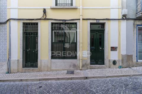 Apartamento t2 com elevador - rua da atalaia, 193-  misericórdia - lisboa - 557.500 €