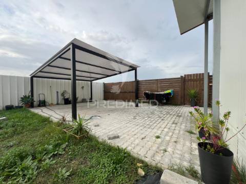 Terreno rústico com moradia térrea t2+1