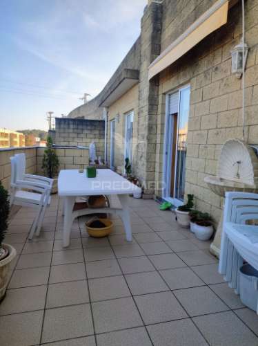 Apart. t4 com terraços e vista de mar – gulpilhares