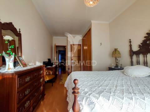 Apart. t4 com terraços e vista de mar – gulpilhares