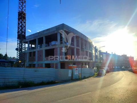 Prédio em construção - nogueira da regedoura (ao picoto)