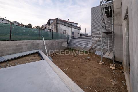 Armazém 345 m2 para serviços, comercio e indústria ferreiros, braga