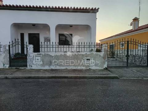 Vivenda à venda na freguesia de santa eulália